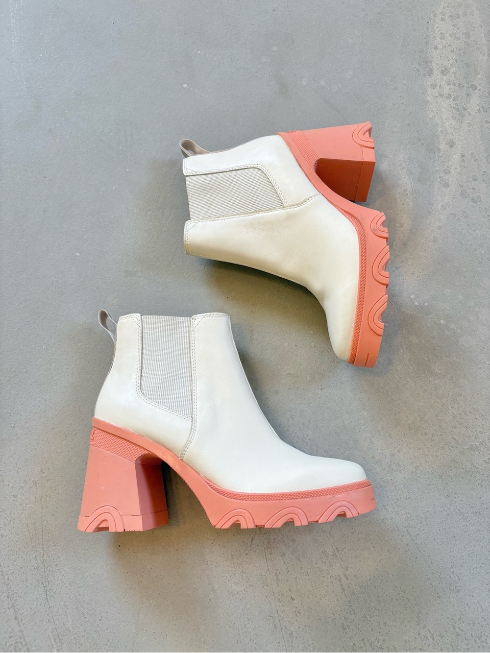 Sorrel Brex Beige Heel Chelsea Heeled Waterproof Bootie size 8.5